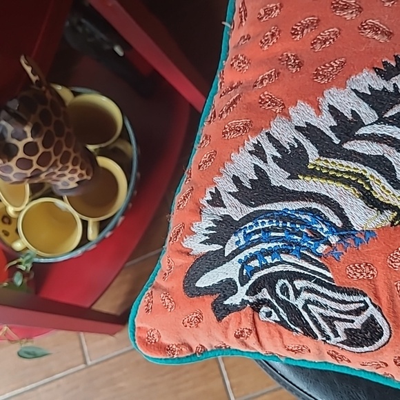 🦓Zebra Velour Decorative Pillow - Picture 2 of 7